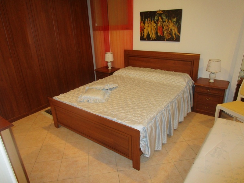 Camera matrimoniale classica in noce modello dea camere da letto ... Camera da letto matrimoniale classica