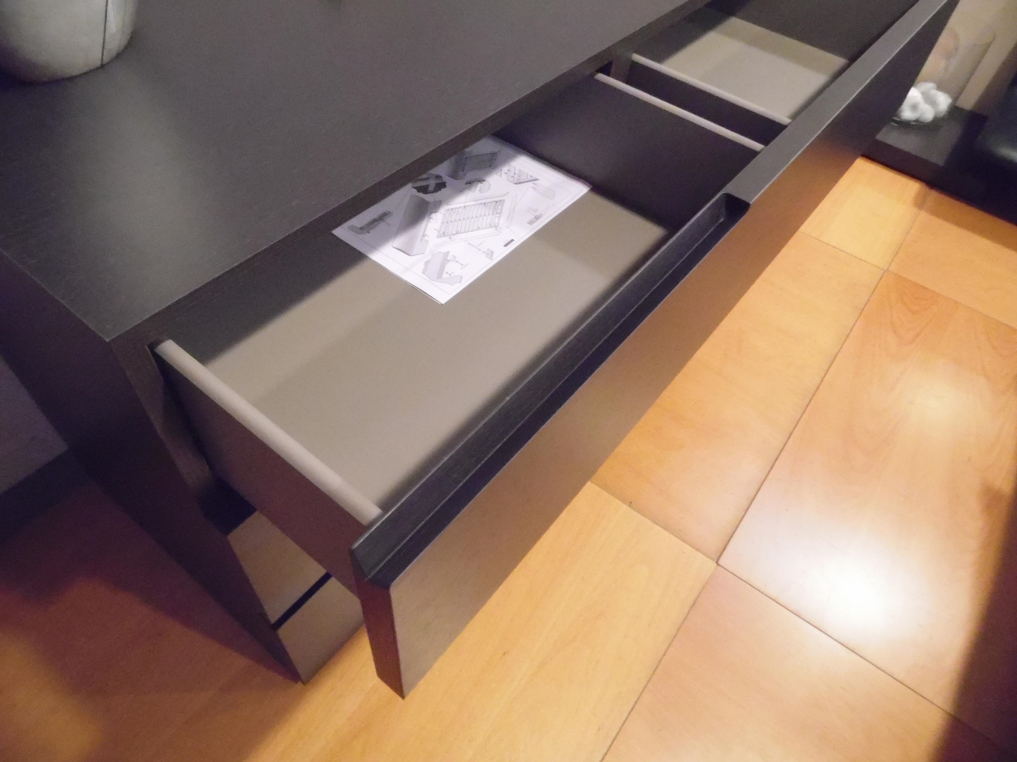Camera pianca con armadio laccato poro aperto, letto filo xl e ...
