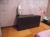 Camera Pianca con Armadio Laccato poro aperto, Letto Filo XL e Comò Segno - SCONTO -60