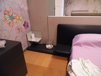 Camera Pianca con Armadio Laccato poro aperto, Letto Filo XL e Comò Segno - SCONTO -60