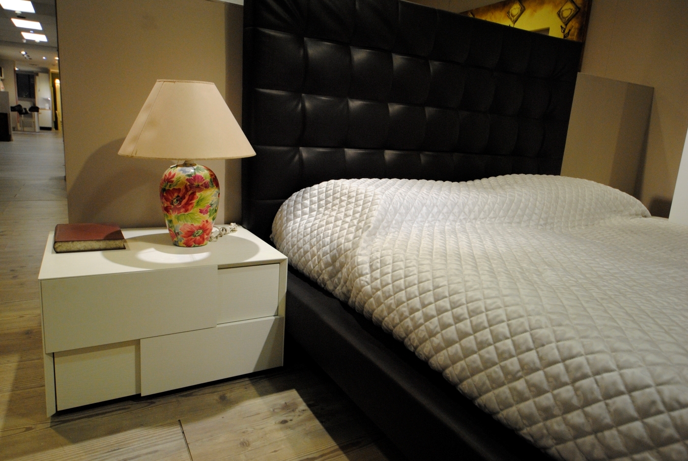 Camera sma armadio vertical/style e gruppo letto prestige. letto ... Cucina stile paris bianca