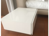 comodino flou scontato del 40% laccato lucido bianco