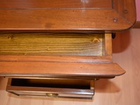 offerta gruppo in ciliegio particolare del comodino