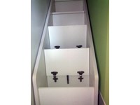 Vista della scala con gli elementi contenitore
