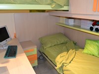 Cameretta Doimo CityLine, secondo letto, mensola e cassettiera