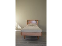 Cameretta composta da un letto singolo in legno e da due scrivanie sovrapposte. Scontata del -61%. Dimensioni letto ( Lunghezza 200 cm x Profonditą 90 cm x Altezza testiera 95 cm). Dimensioni scrivania pił piccola ( Lunghezza 115 cm x Profonditą 55 cm x Altezza 65 cm). Dimensioni scrivania grande ( Lunghezza 136 cm x Profonditą 64 cm x Altezza 75 cm). Offerta outlet Mobilgross