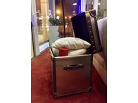 Baule realizzato in acciaio e Cuoio prodotto a mano - Utilizzo anche uso Tavolino - Produzione ORPHEA