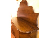 Cassapanca classica sagomata in legno massello tinto noce Tiferno Scontata del 50%