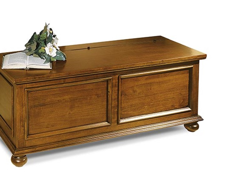 Cassapanca in legno noce scontata del 50% Cassapanca in legno noce scontata del 50%