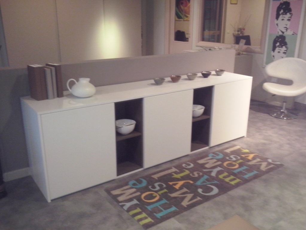 Credenza in promozione design laccato opaco complementi a prezzi ... Credenze laccate bianco
