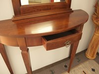 ingresso in legno classico consolle e specchio