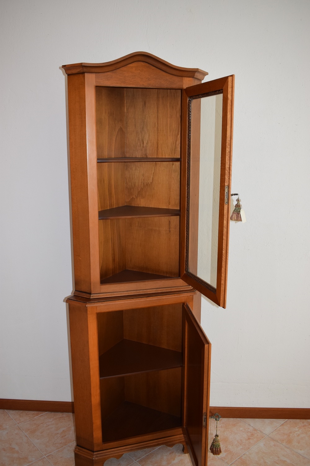 mobile angolare in legno