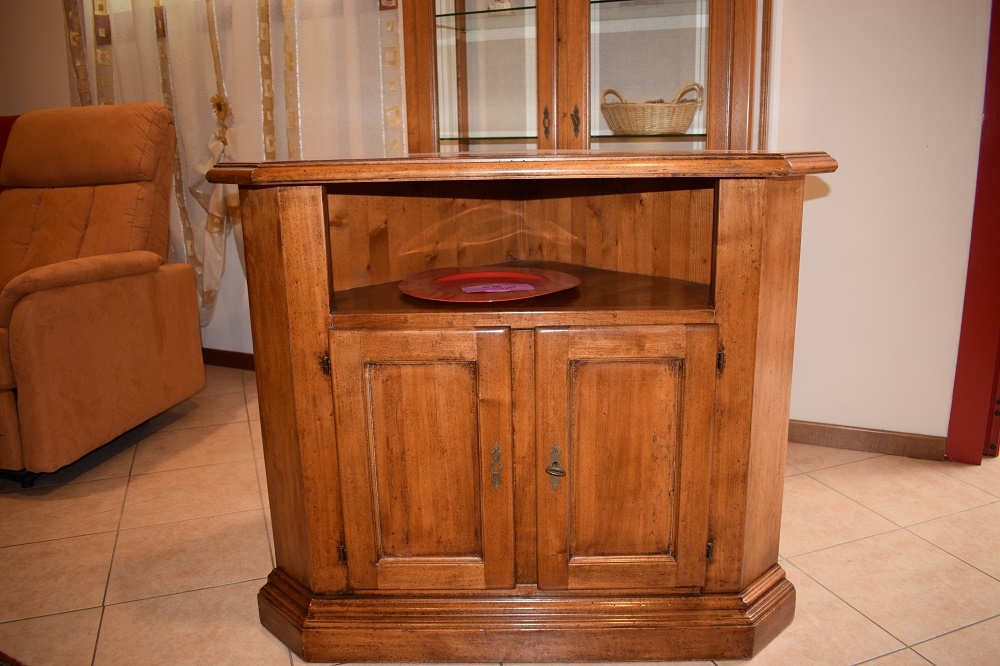 mobile angolare in legno