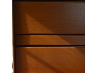 Scarpiera in legno. Composta da due vani capienti. Non ti daranno più fastidio le scarpe in disordine sul pavimento. Ciascuno dei compartimenti dotato di divisorio per ordinare le calzature. Scontata del -65%.