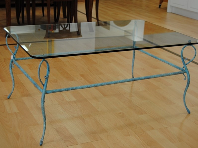 Tavolo Da Salotto In Ferro Battuto Con Piano In Vetro In
