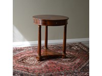 Tavolino tondo stile Impero in noce con piano intarsiato e colonne noce. Scontato del -44%. Offerta Outlet Mobilgross