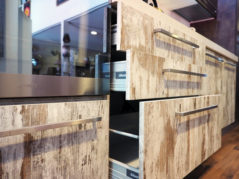 Verniciare ante cucina legno. interesting colori decisi with ... Dipingere cucina legno