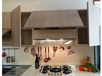 Cucina con una capa a incasso