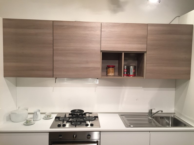 Arrex Cucina arcobaleno scontato del -31 % Arrex Cucina arcobaleno scontato del -31 %