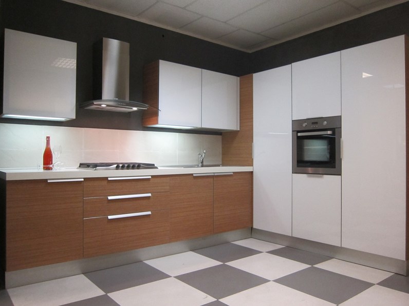 Cesar Cucine Cucina Aria - luce teack e bianco Moderna Vetro bianca Cesar Cucine Cucina Aria - luce teack e bianco Moderna Vetro bianca