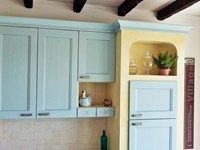 Particolare della colonna frigo con nicchia