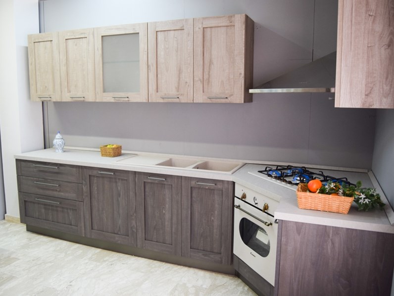 Cucina ad angolo in laminato materico a prezzo scontato 70% Cucina ad angolo in laminato materico a prezzo scontato 70%