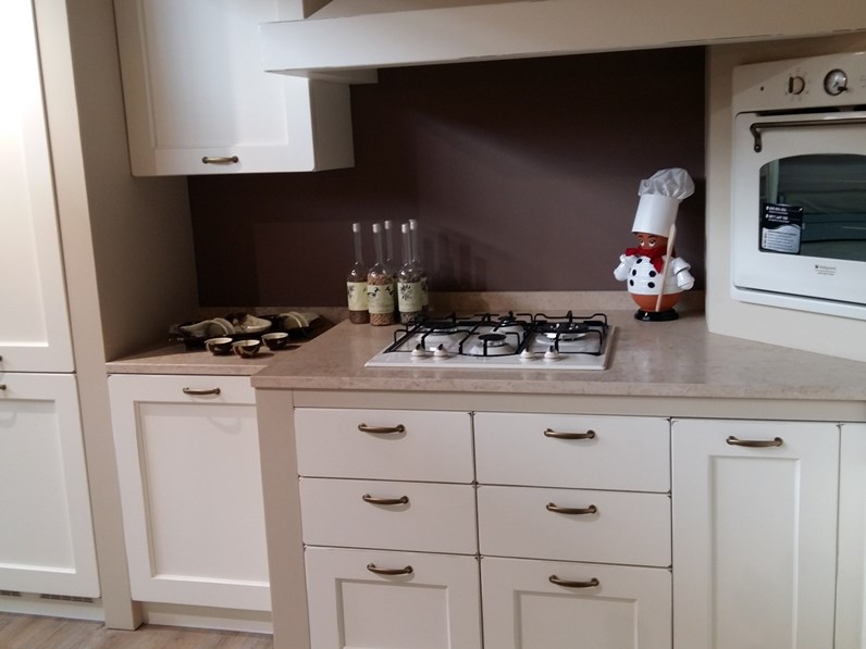 Cucina ad angolo in legno a prezzo scontato 53% Cucina ad angolo in legno a prezzo scontato 53%