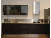 Cucina ad angolo Rb Rossana in rovere moro scontata del 45%.