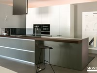 Cucina ad isola Icon di Ernestomeda super accessoriata scontata del 41%