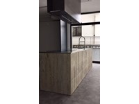 Cucina ad isola in legno a prezzo ribassato 50%