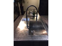 Cucina ad isola in legno a prezzo ribassato 50%