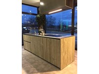Cucina ad isola in legno a prezzo ribassato 50%