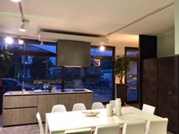 Cucina ad isola in legno a prezzo ribassato 50%