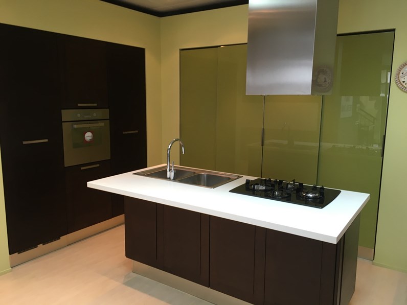 ad isola in legno rovere moro Metropolis sottocosto ad isola in legno rovere moro Metropolis sottocosto