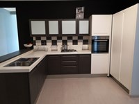 Cucina altri colori moderna con penisola Maya Tre