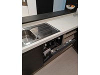 Cucina altri colori moderna con penisola Maya Tre