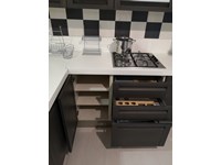 Cucina altri colori moderna con penisola Maya Tre
