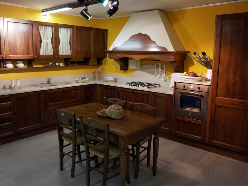 Cucina Artigianale - falegnameria Classiche Legno Noce scontato del 62% Cucina Artigianale - falegnameria Classiche Legno Noce scontato del 62%