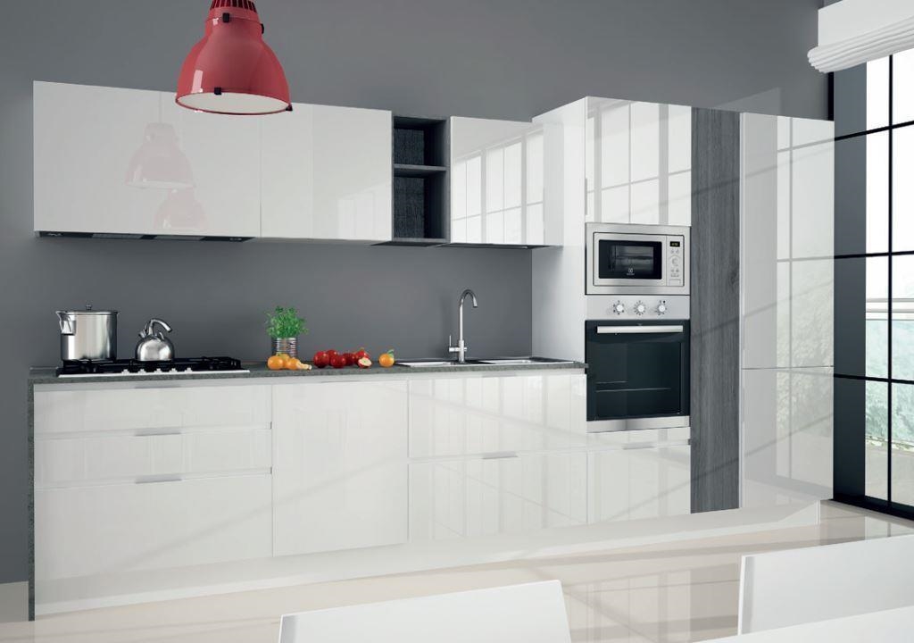 Cucina astra cucine combi laccata moderna laccato lucido bianche ... Porte bianche moderne larice