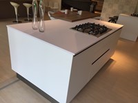 cucina stosa moderna con isola in offerta
