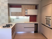 cucina con penisola di esposizione in offerta