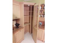 cucina classica contemporanea con angolo dispensa