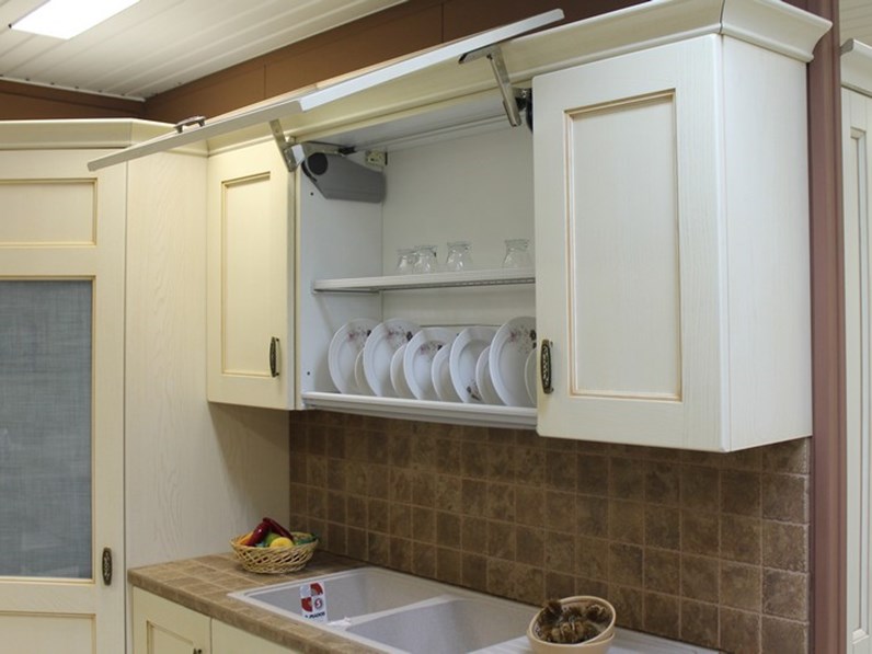 Cucina Certosa di Stosa scontata del 50% Cucina Certosa di Stosa scontata del 50%