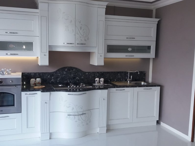 Cucina classica lineare Spar Prestige a prezzo scontato Cucina classica lineare Spar Prestige a prezzo scontato