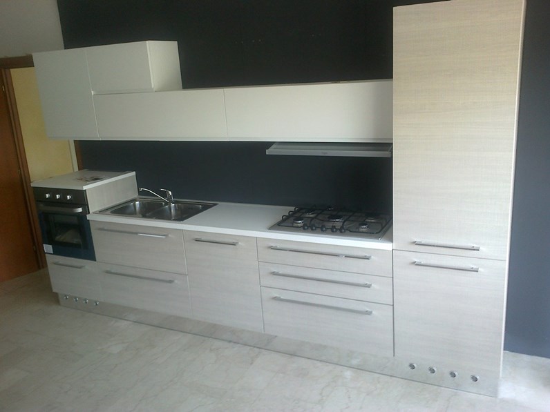 Cucina Astra Cucine Iride line Moderna Laccato Opaco bianca Cucina Astra Cucine Iride line Moderna Laccato Opaco bianca