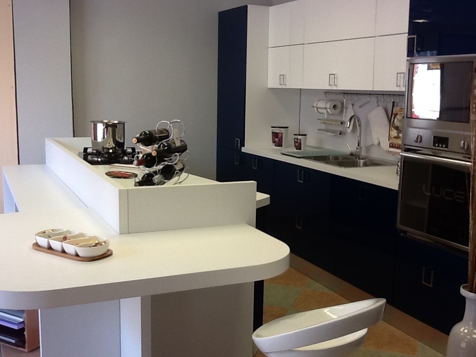 Cucina colombini con isola moderno laminato lucido blu cucine a ... Cucine classiche a vista