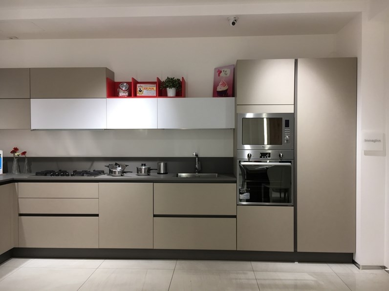 Cucina Con Penisola In Laminato Materico Tortora Immagina Neck A Prezzo Ribassato