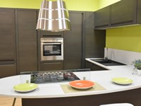 cucina con top quarzo starlight