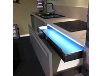 Dettaglio cassetto illuminato