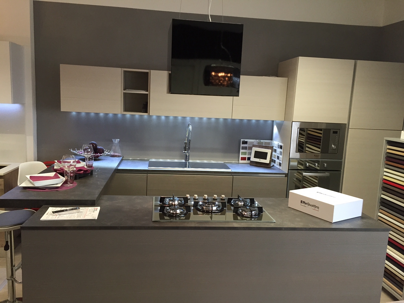 Cucina effe4 moon moderna legno grigio gola cromo cucine a ...